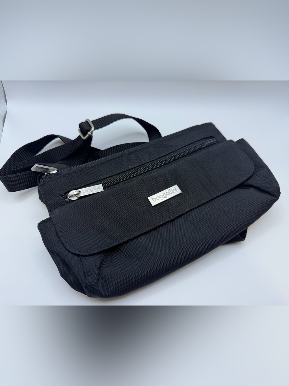 Baggallini Black Belt Bag with Silver Hardware